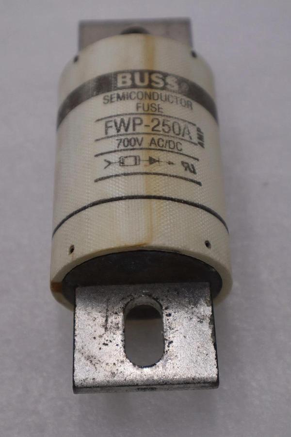 LOT OF 2 - BUSS FWP-250A SEMICONDUCTOR FUSE 700V AC/DC 250A - STOCK H-1684A