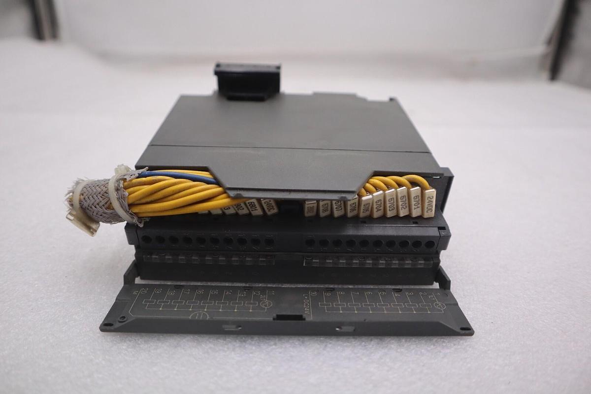 Used Siemens 6ES7 332-1HH01-0AA0 S7 Digital Output Module - 16pt Relay STOCK K-3502