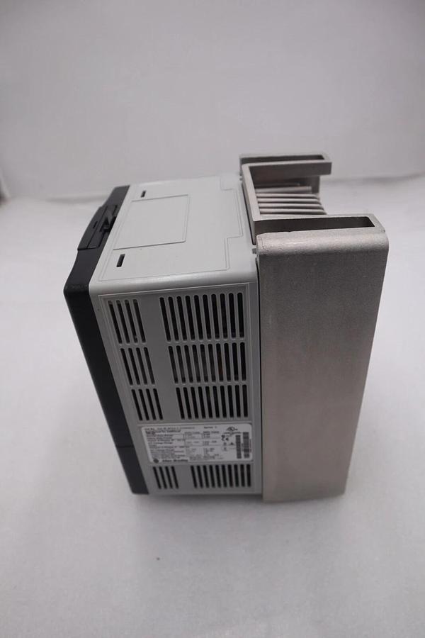 ALLEN BRADLEY 20AD8P0A3AYNANC0 POWERFLEX 5 HP DRIVE #4359