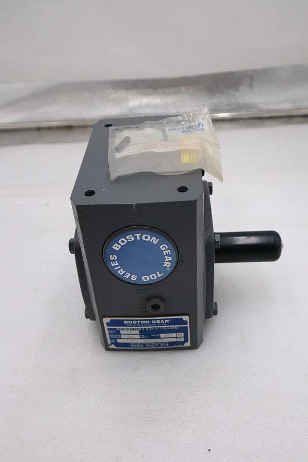 NEW ALTRA INDUSTRIAL MOTION 724-20-G/ 72420G WORM SPEED REDUCER STOCK 3021A