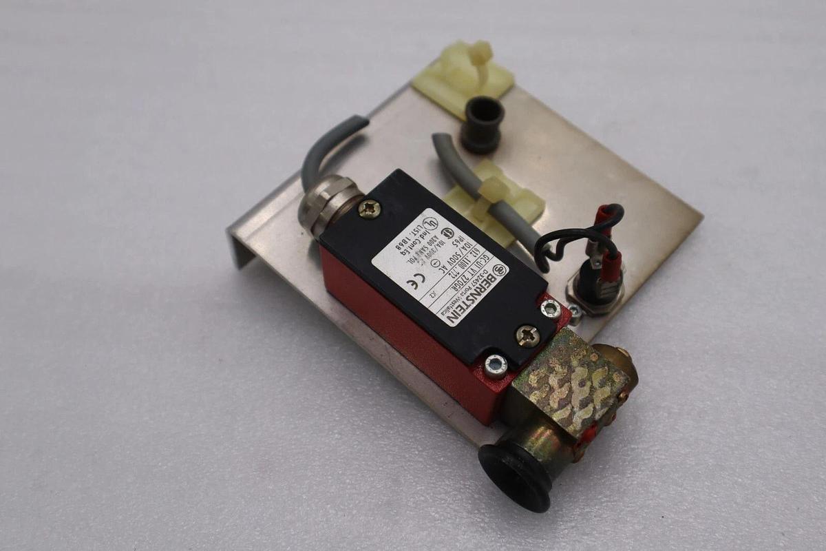 Used Bernstein GC-U1VT-270GR Safety Switch Door Guard Gate STOCK L-458C