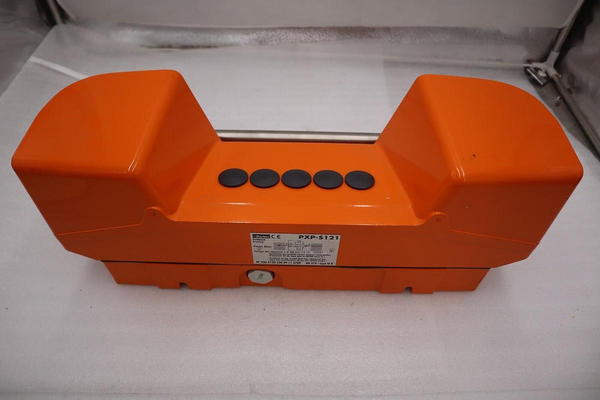 Used PARKER PXP-S121 – Two Hand Control Units – Enclosure with 2 control module NEW