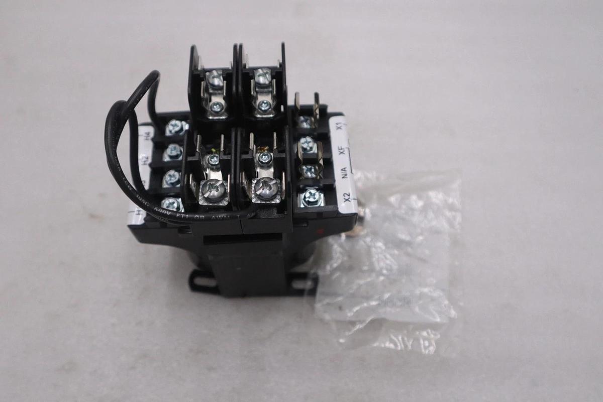 EATON C0050E2AFB Cutler Hammer- 240/480V-120V 50VA Transformer STK 6047