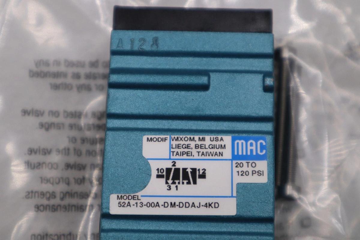 Used NEW MAC VALVES INC 52A-13-00A-DM-DDAJ-4KD SOLENOID VALVE STOCK H1204