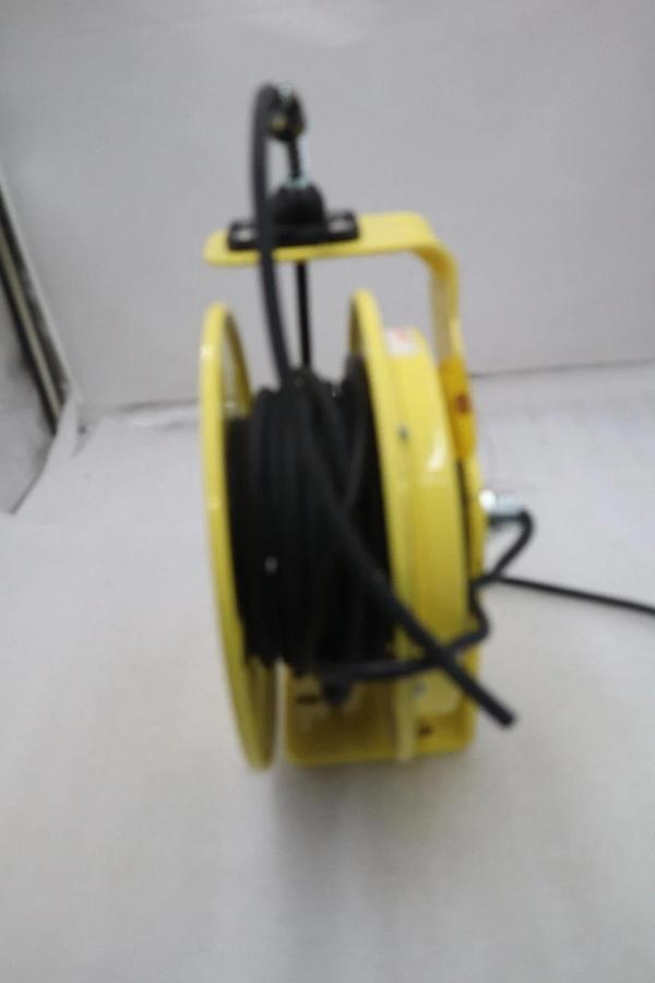 Used CONDUCTIX WAMPFLER 121160302511 / 1075128301002 125V 10A 1250W NEMA 2 #4195