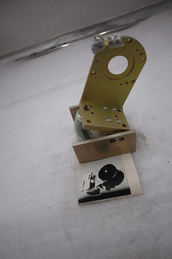 Used DYNAPAR PIVOT MOUNTING BRACKET 14005740000 PIVOT MOUNT MBP14D574 - GF379A