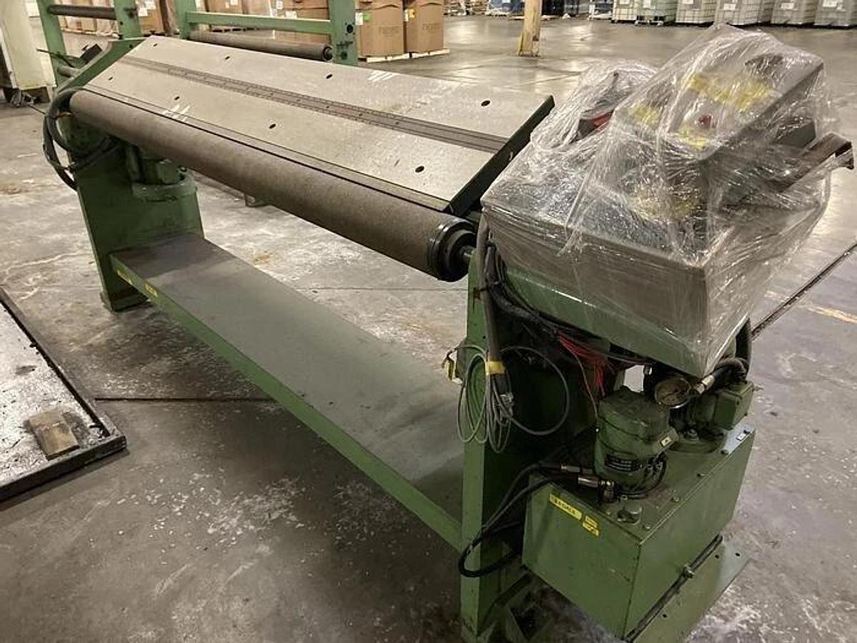 Used 65" TITAN ATLAS SHAFTLESS FLOOR PICK UP UNWIND STAND