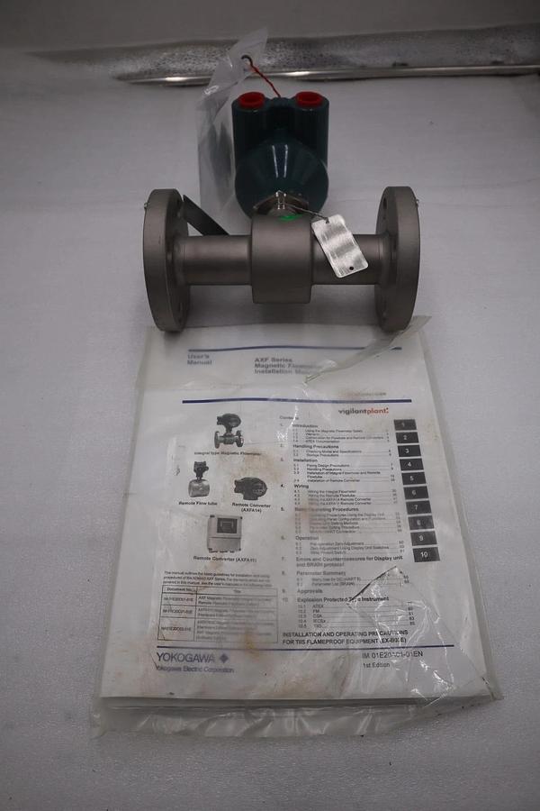 NEW YOKOGAWA AXF025C-NNAL1L-BA11-2NB/FF1/SCT MAGNETIC FLOWMETER STOCK G539A