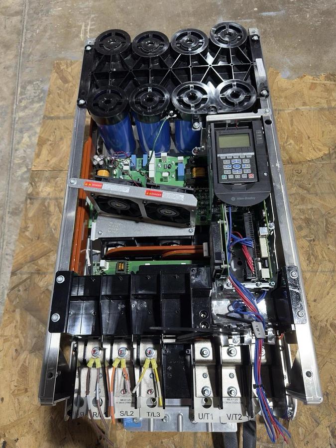 Used ALLEN BRADLEY 20GWANC415AN6VNHN8-RW AC DRIVE LIQUID COOLED 3 PHASE OUTPUT #S682