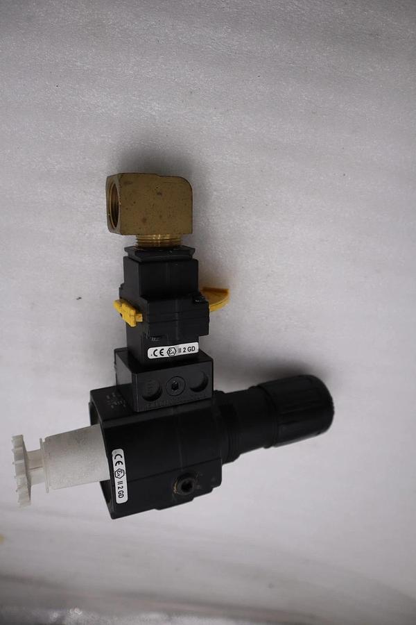 NEW OPEN BOX Norgren Shut Off Valve T74E-6AA-P1N STOCK H1164