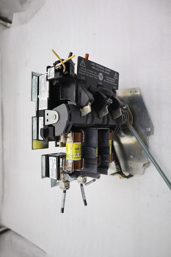 Used ALLEN BRADLEY 1494V-DS400 /1494V-FS60 DISCONNECT SWITCH / A 400A 600V STOCK 5305