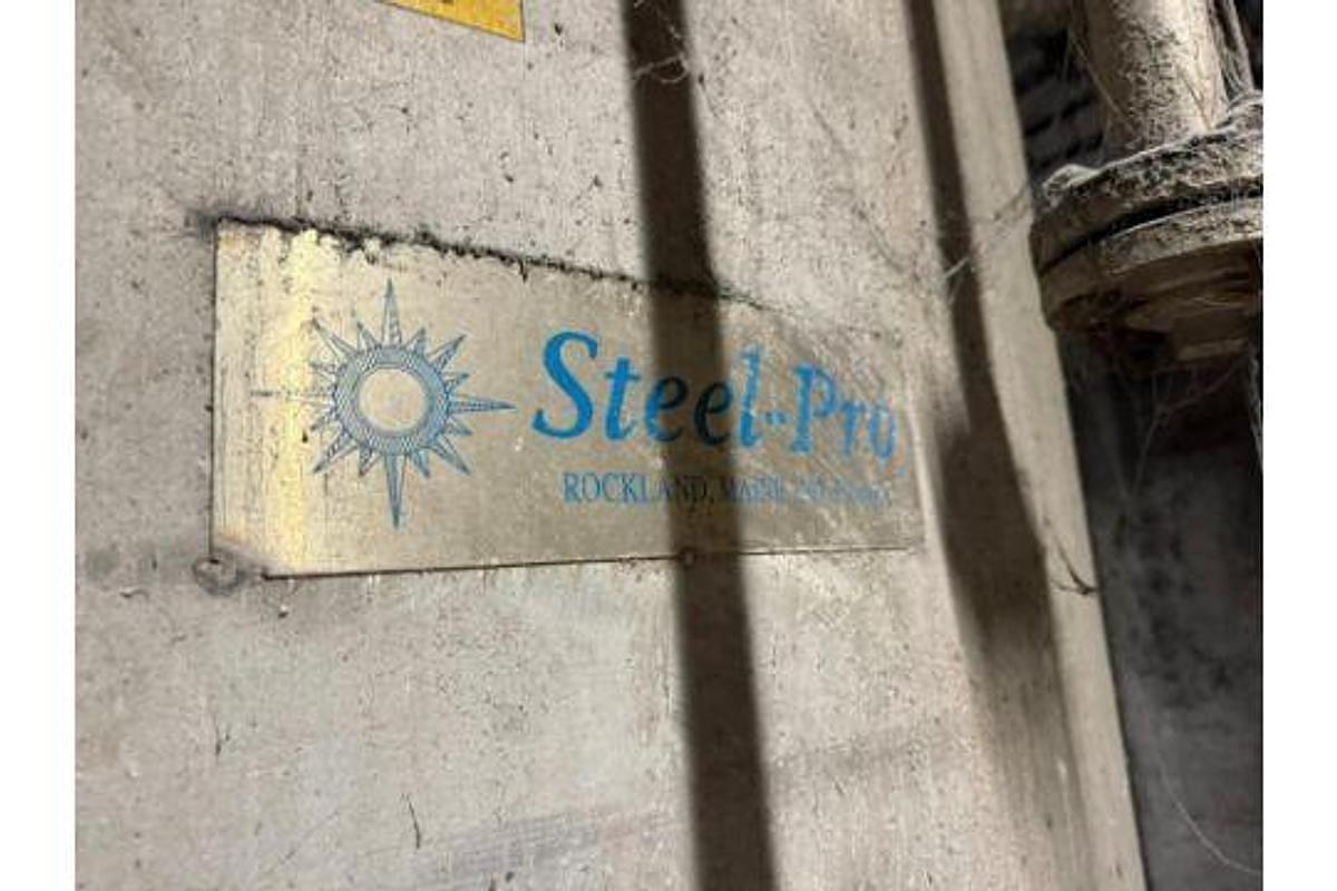 Used 3,400 GALLON STEEL PRO JACKETED STAINLESS STEEL TANK 9' TALL X 8' DIAMETER