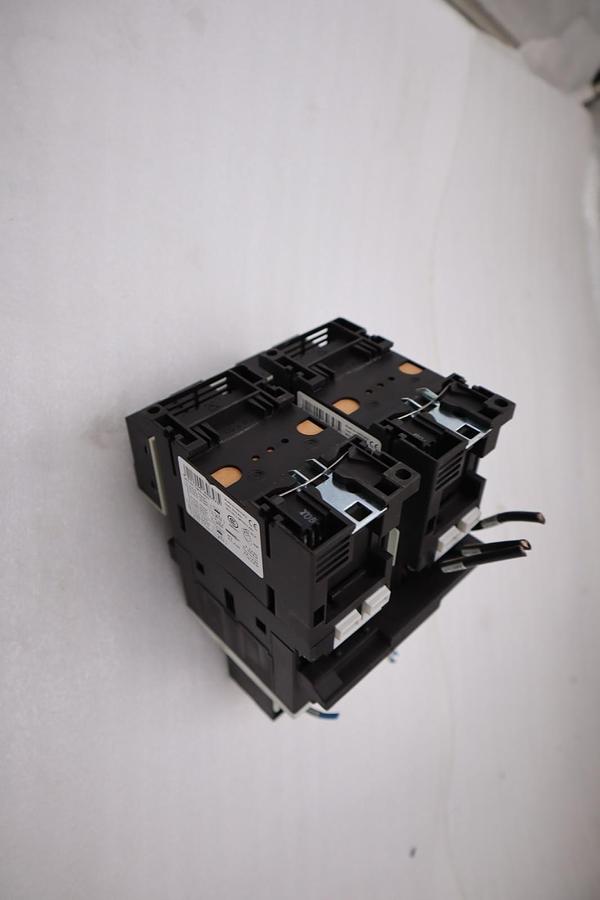 Used LOT OF 2 Siemens 3RH1921-1HA22-3AA1 Auxillary Contact Block STOCK H1850