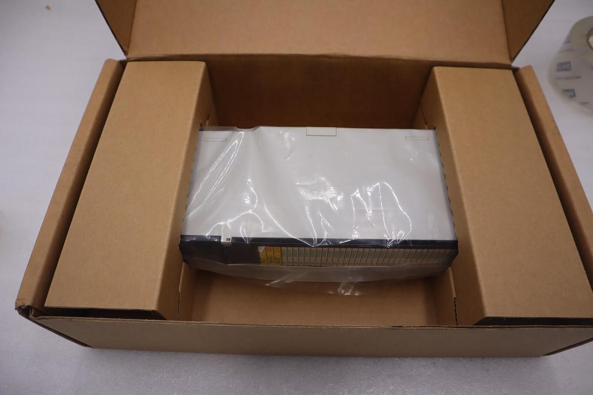 Used SCHNEIDER ELECTRIC 140ENETSW01IAT / 140ENETSW01IAT (NEW IN BOX) STOCK G491