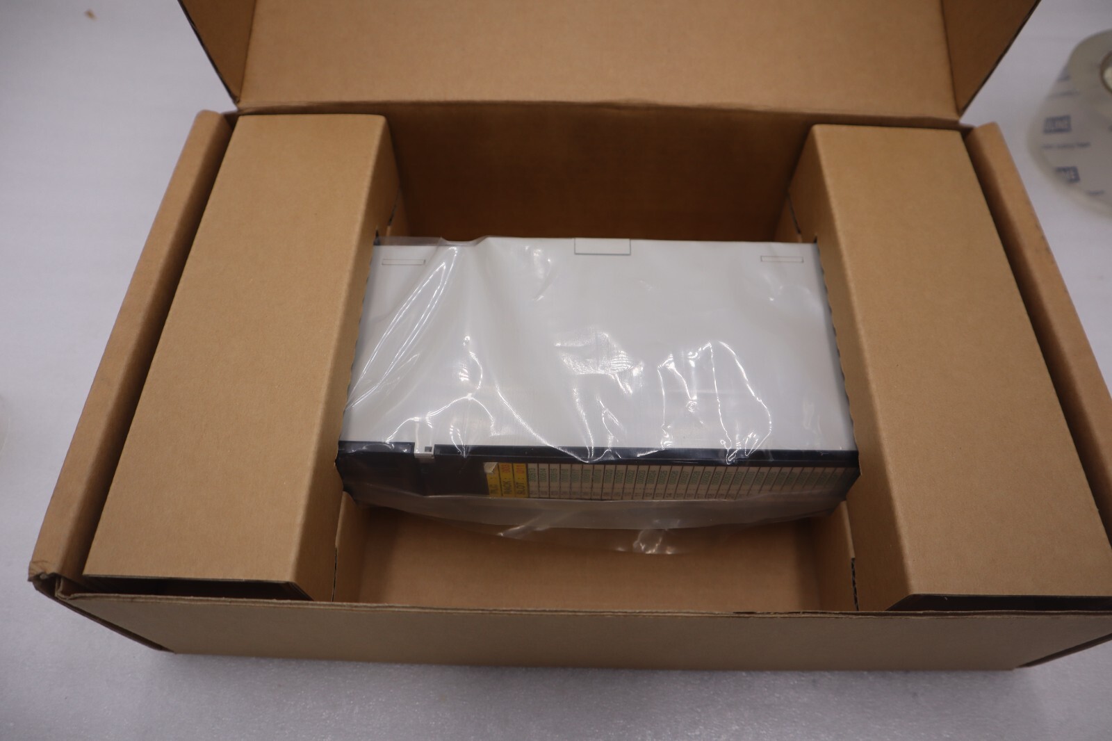 Used SCHNEIDER ELECTRIC 140ENETSW01IAT / 140ENETSW01IAT (NEW IN BOX) STOCK G491