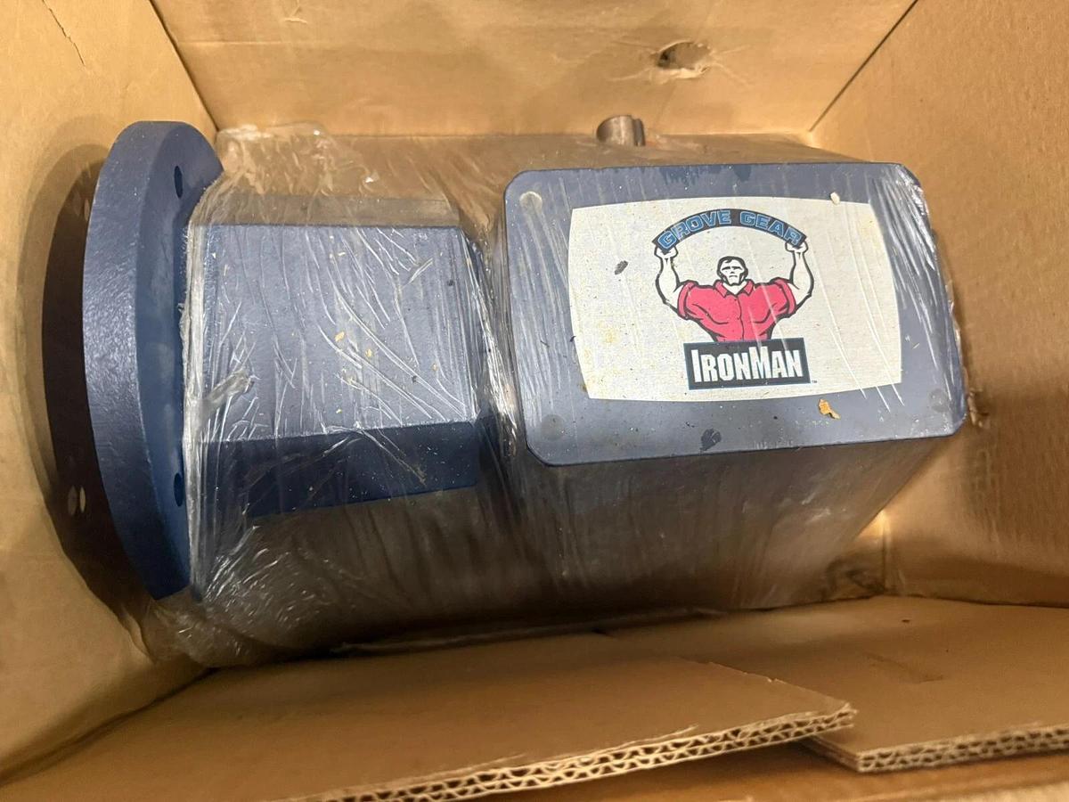 GROVE IRONMAN GR-TM-830-60-L-180 GEAR REDUCER NEW IN BOX STOCK HP-41