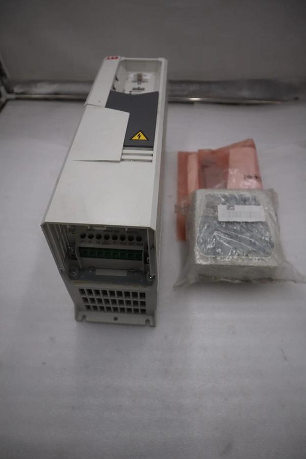 ACS580-01-09A0-6 AC DRIVE SERIES GENERAL PURPOSE 3 PHASE 5 HP - STOCK GF-301