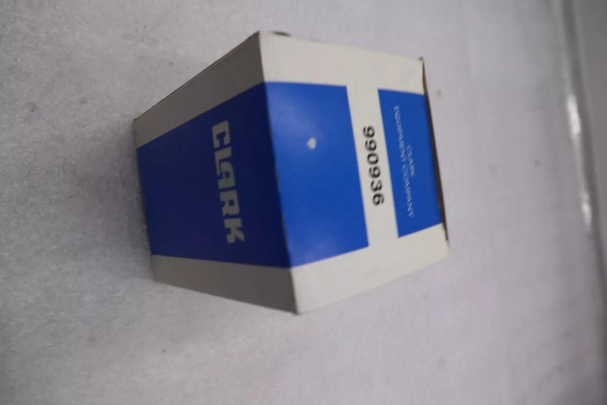 Used NEW OPEN BOX CLARK 990936 OIL FILTER STOCK 1936-A