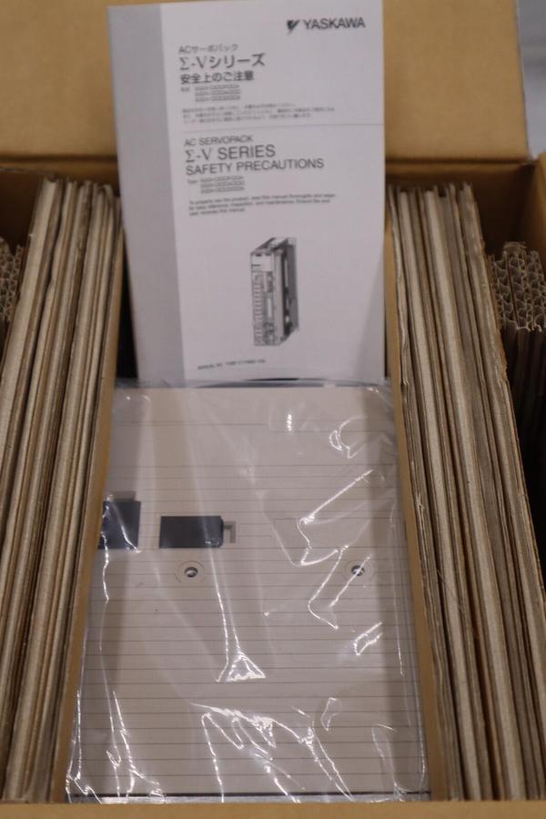 YASKAWA ELECTRIC SGDV-5R4D11A002000 SERVO DRIVE NEW IN BOX STOCK H44