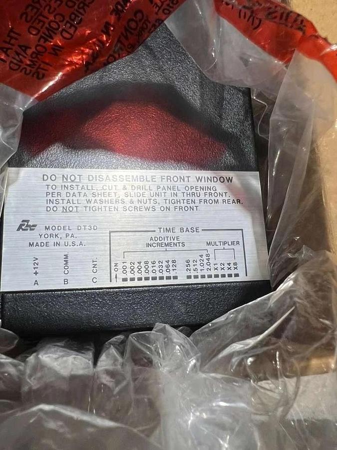 Used NEW Red Lion Controls DT3D Digital Tachometer STOCK L784CC