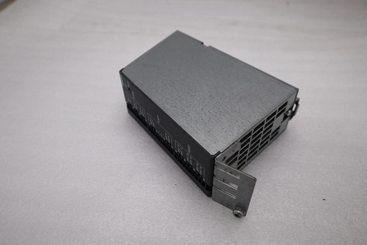 Siemens 6SL3055-0AA00-3HA0 TM17 Terminal Module 16x DI/O 24VDC 0.5A STK H881A