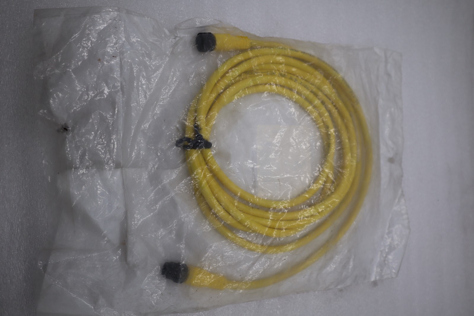 ALLEN BRADLEY 889R-F4AERM-3 PATCHCORD: AC MICRO FEMALE STRAIGHT STOCK H1534