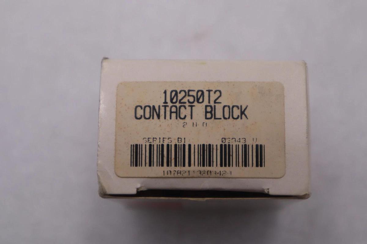 NEW OPEN BOX EATON CUTLER HAMMER 10250T2 PUSH BUTTON CONTACT BLOCK STK K-3276
