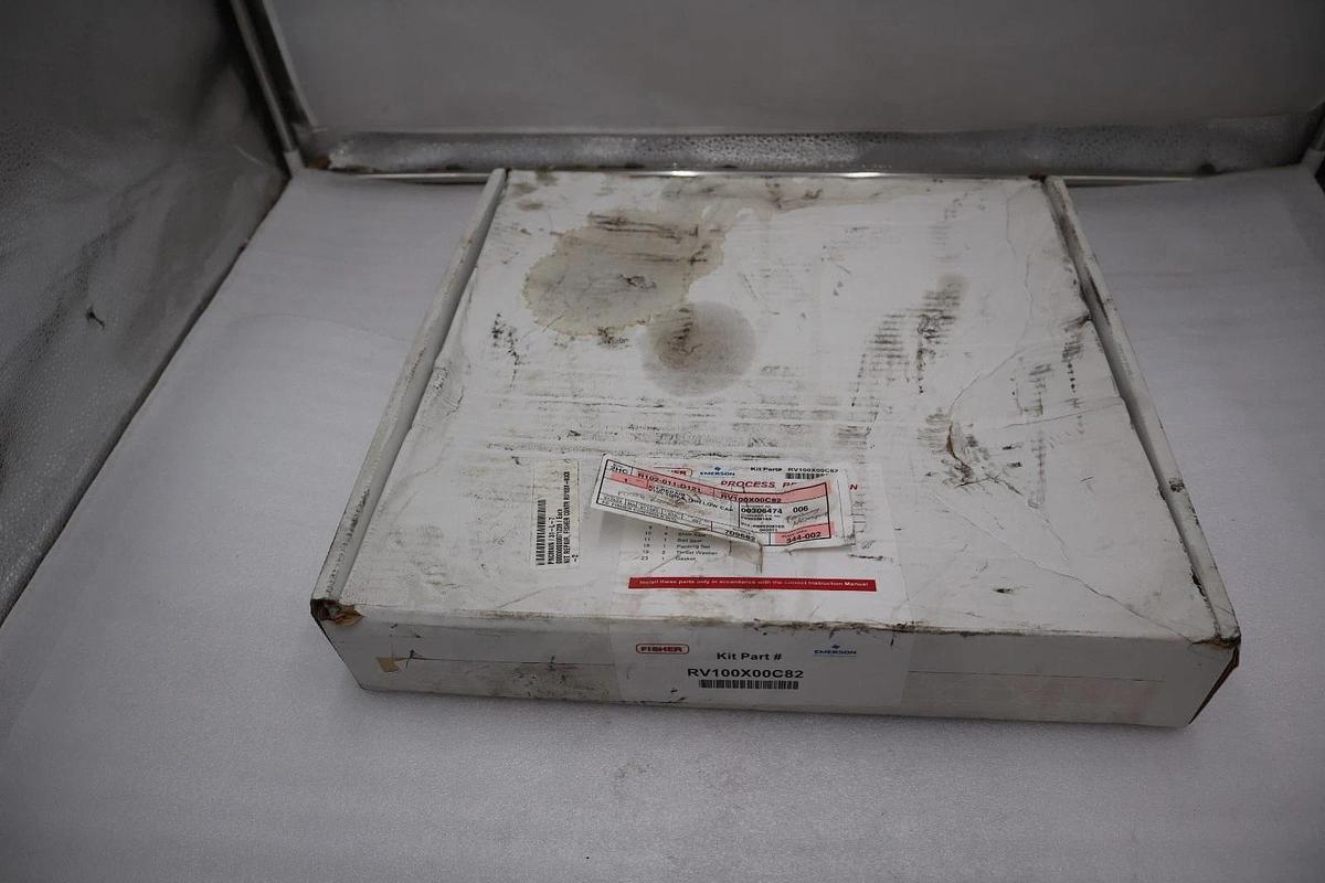 Used Fisher RV100X00C82 REPAIR KIT, COMP SEAT, 10" V100 NEW IN BOX STOCK SGF-57