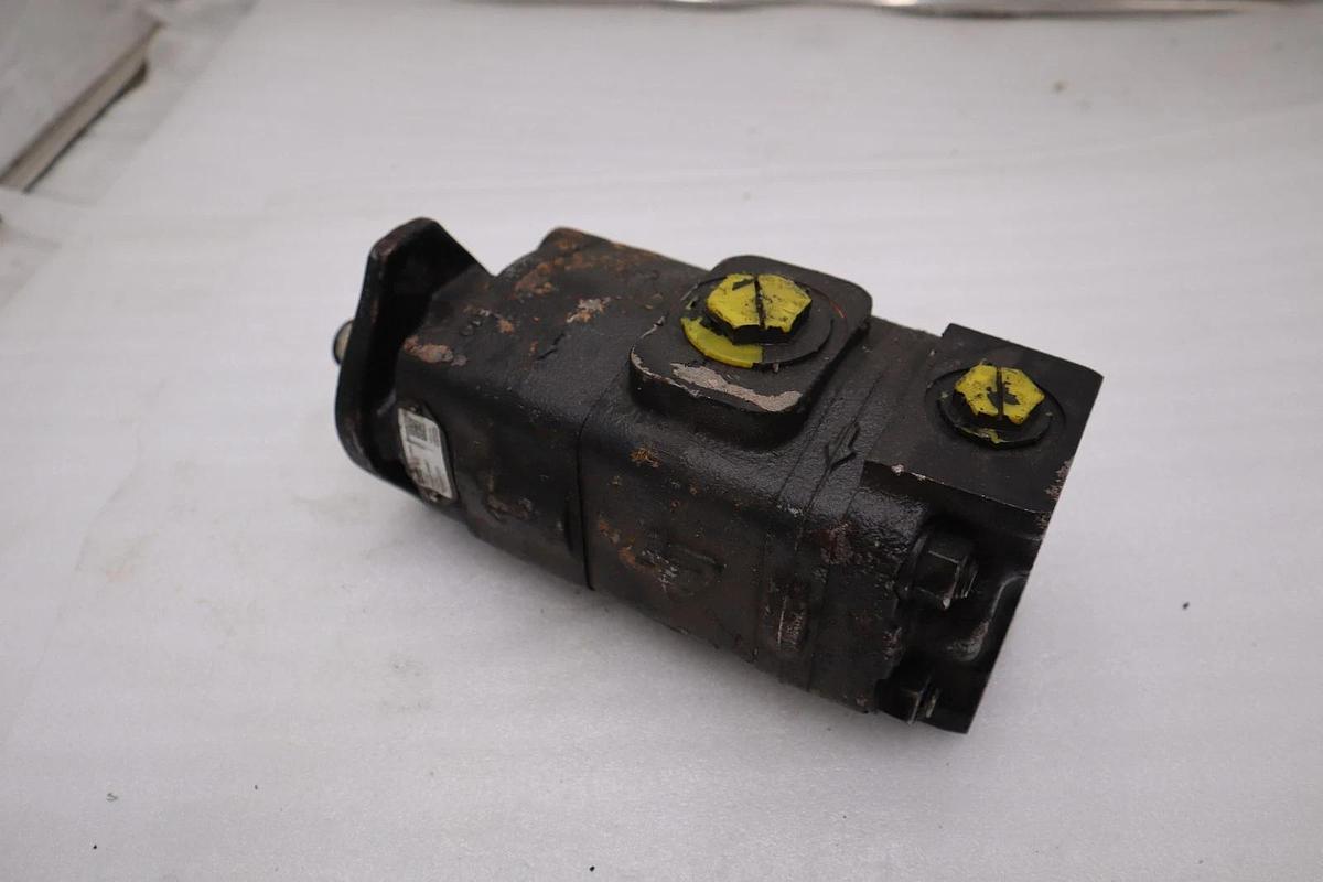 Used 3269121137 Parker Commercial Intertech Gear Pump STOCK H1834
