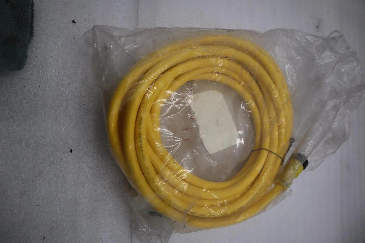 Allen Bradley 889N-F3AFC-30F Cable Ser B - NEW - STOCK 4914CC