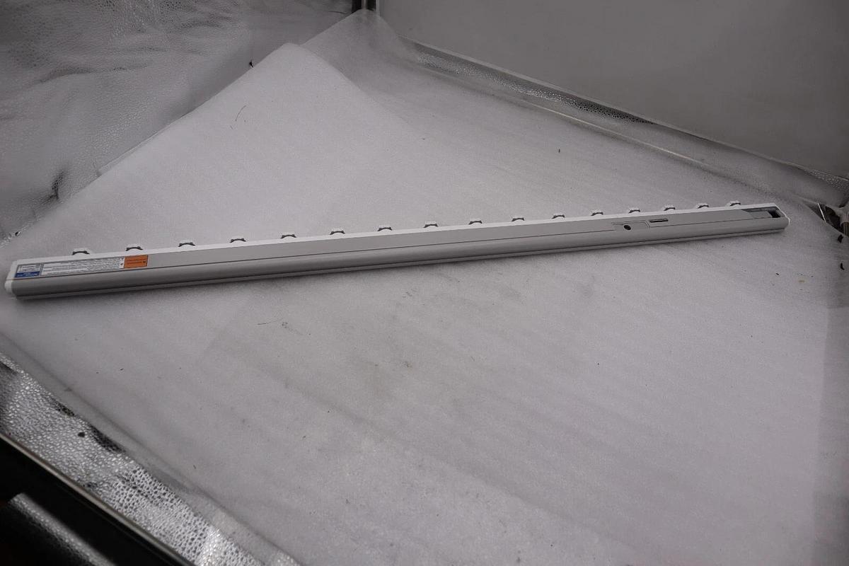 Used NEW KEYENCE SJ-H108A - Bar Type Main Unit, Standard Model 1080 mm STOCK 5115