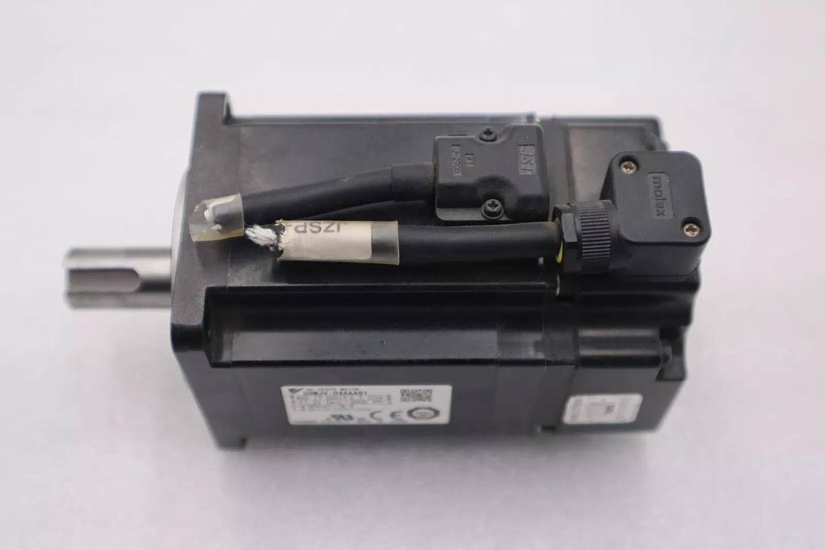 Used YASKAWA SGMJV-04AAA61/ SGMJV04AAA61 SERVO MOTOR STOCK K-2913-A