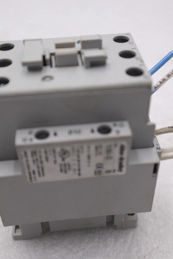 Used ALLEN-BRADLEY 100-C37D00/C CONTACTOR STOCK #K-2641