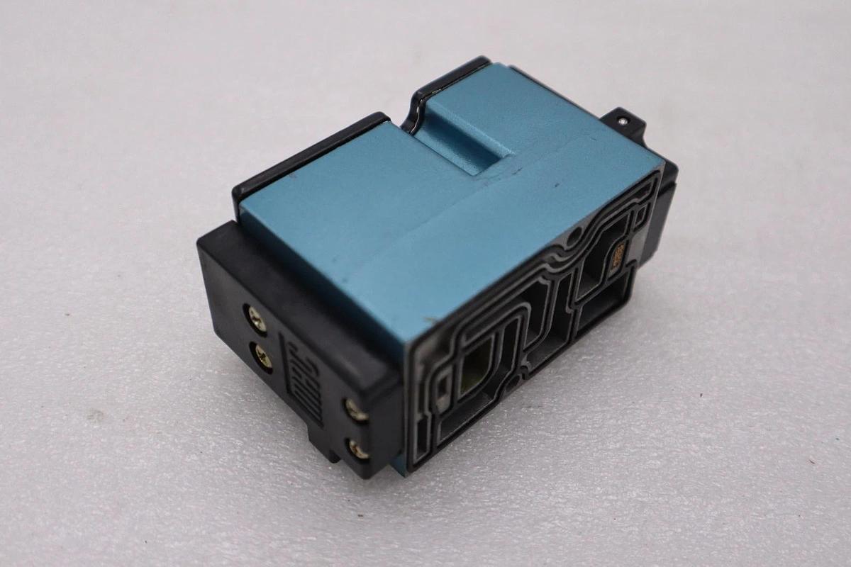 Used NEW MAC VALVES 82A-AB-000-RA 4/2 VALVE LESS BASE SINGLE REMOTE AIR STK H1468