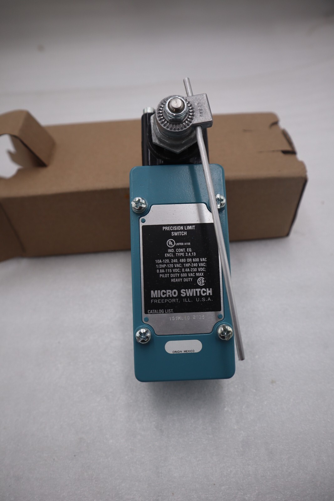 Used Honeywell Limit Switch 151ML10 Side Rotary w/Rod NEW UNIT STOCK G15A