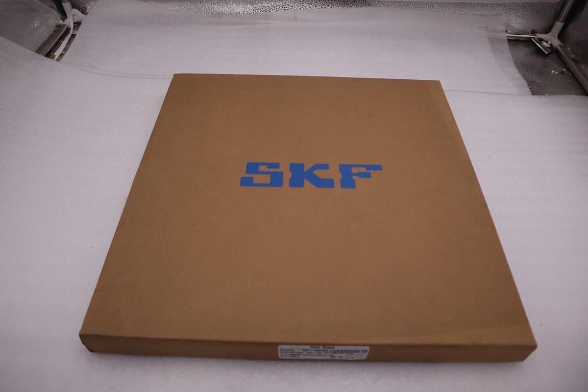 CR (SKF) Radial Shaft Seal 1350245 NEW IN BOX STOCK (EIGHT AVAILABLE) 1454B