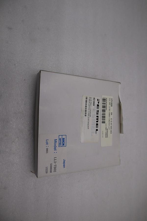Used NEW OPEN BOX SICK LL3-TB02 Fiber Optic Sensor STOCK G888A