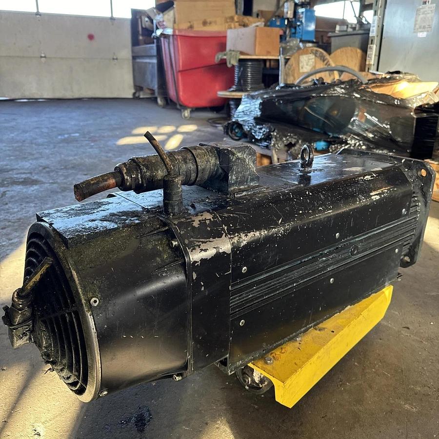 Used Rexroth R911309391 Servo Induction Motor MAD130D-0100-SA-S0-BQ1-35-N1 #HP108