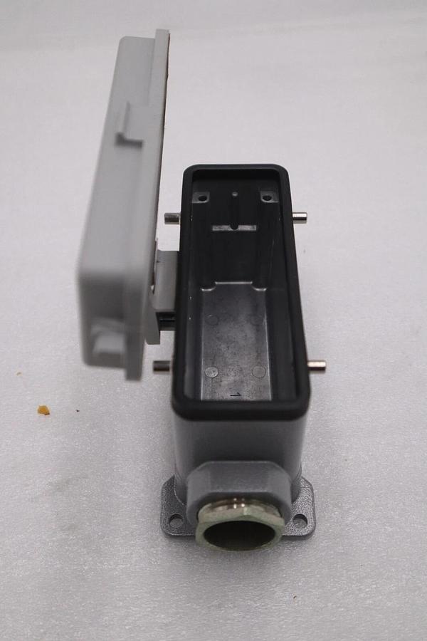 Used New No Box Phoenix Contact 1772010 Heavy Duty Power Connector STOCK G572A