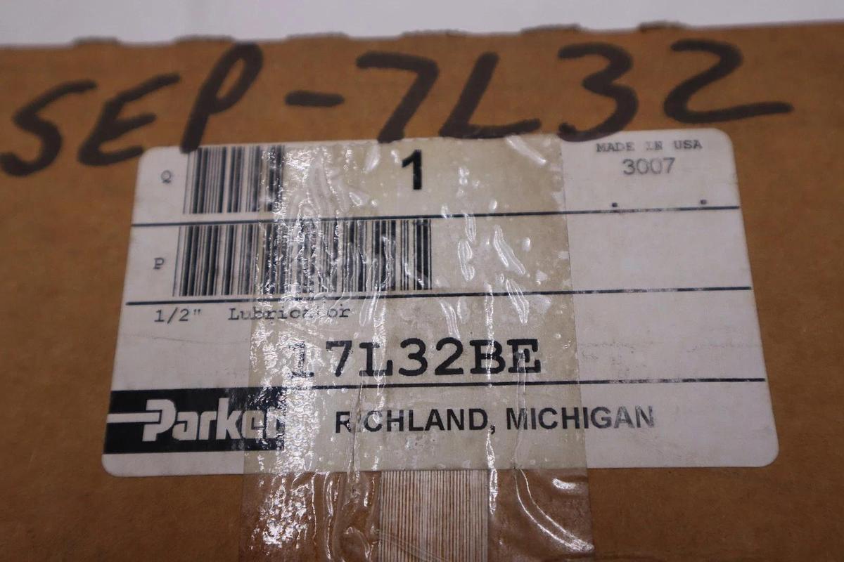 NEW OPEN BOX Parker 17L32BE Lubricator STOCK GF204A