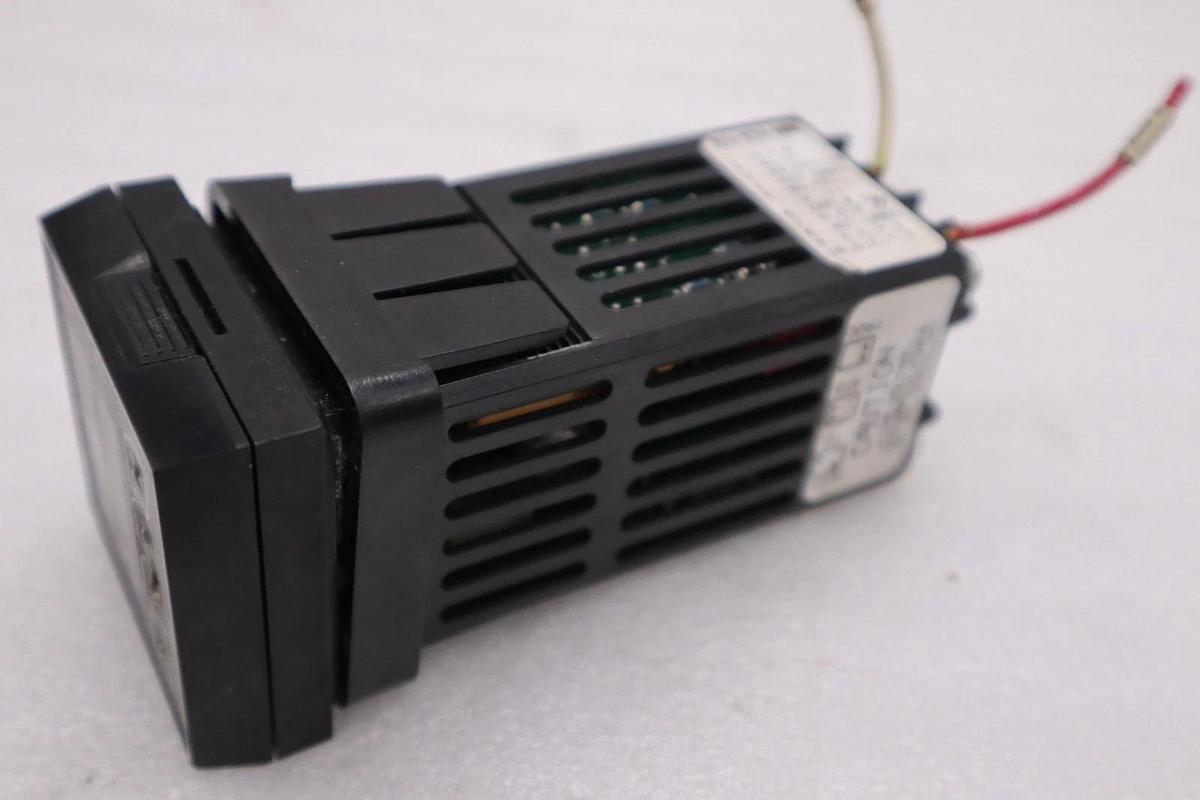 Used Watlow 965 Series 965A-3CD0-0000 Temperature Controller STOCK H1439A