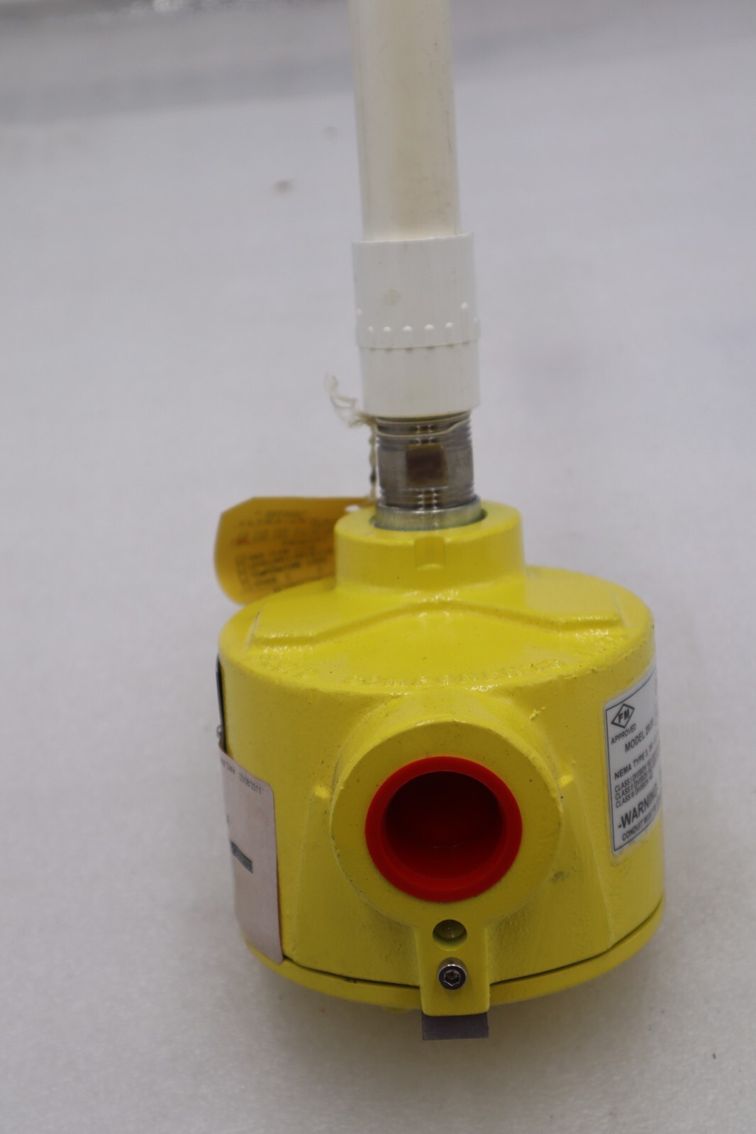 Used FCI FLUID COMPONENTS INTERNATIONAL FLT93A-0B1A103C1B00000 NEW STOCK 025-A