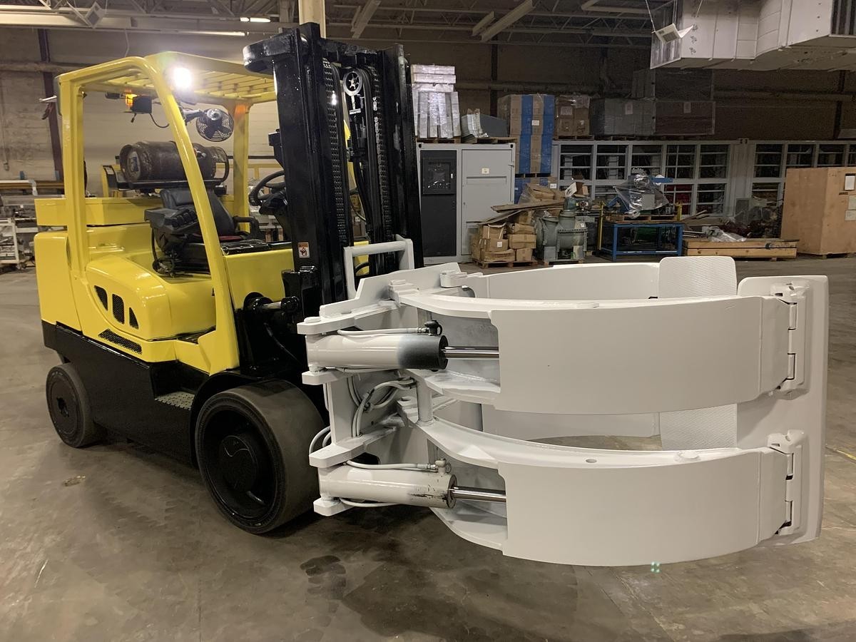Used 15,500 POUND HYSTER MODEL S155FT FORKLIFT WITH 84" CASCADE PAPER ROLL CLAMP