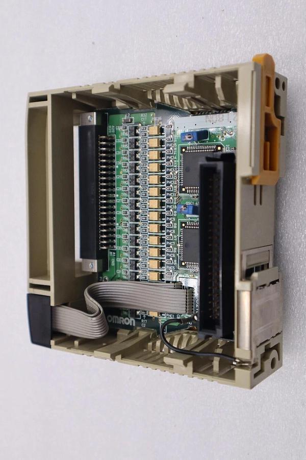 Used OMRON OUTPUT UNIT 5-24VDC  CQM1-0D213 STOCK L-507-C