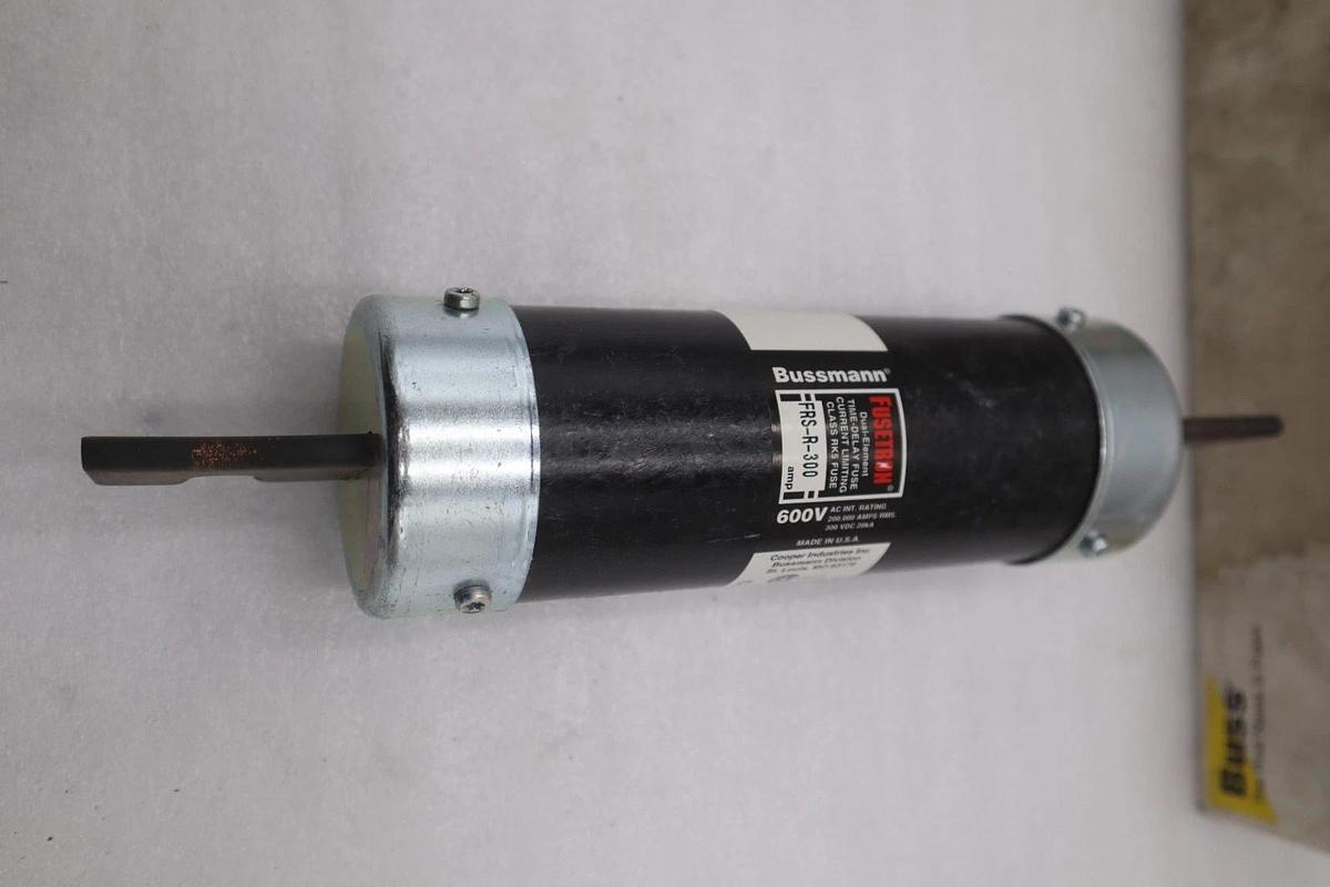 LOT OF 7 NEW OPEN BOX BUSSMAN FUSTRON FRS-R-300 600 V 300 AMP STK GF751