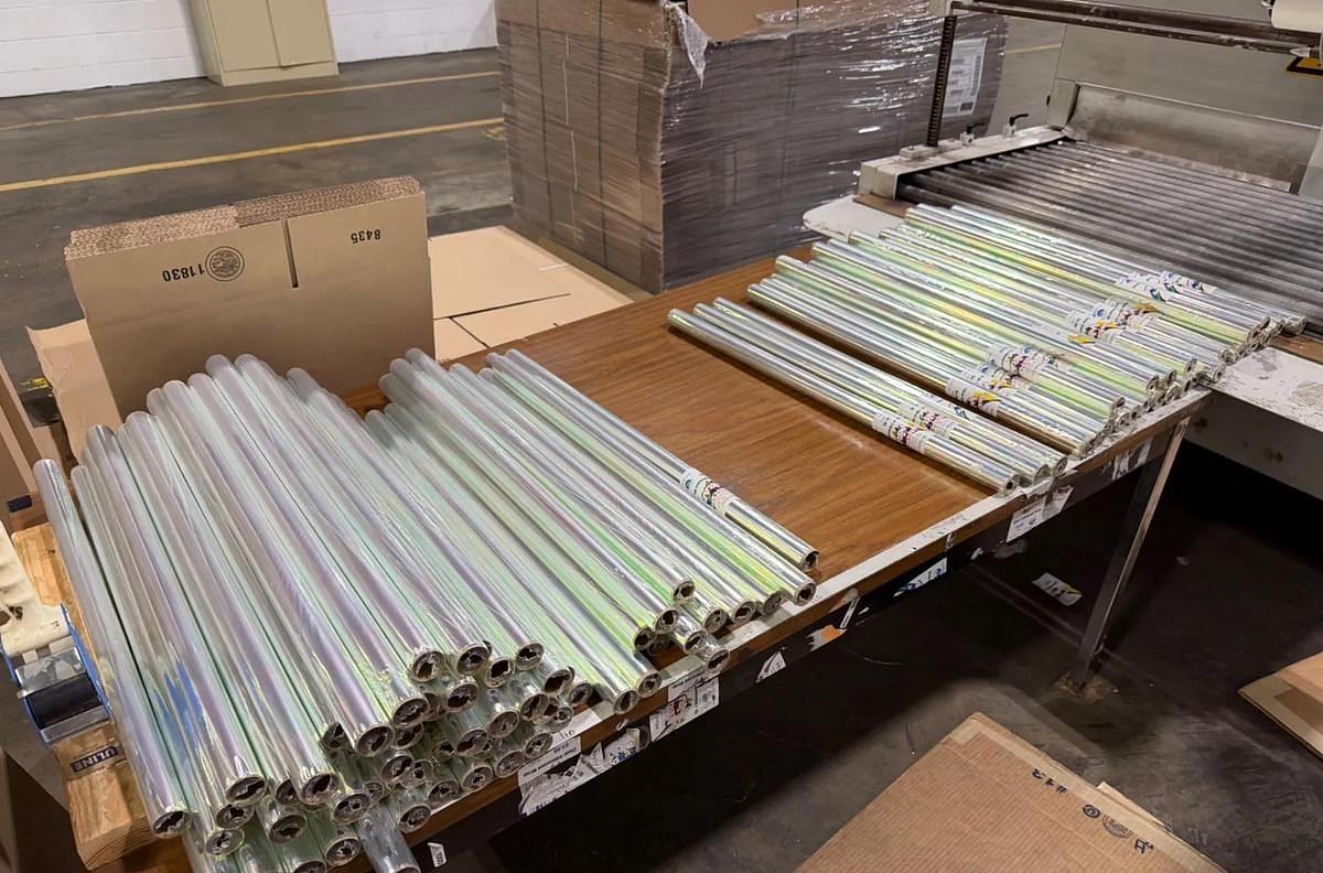 Used 40" (1000MM) MOLLER RW 1000 PLASTIC / GIFT WRAP COUNTER ROLL REWINDER LINE