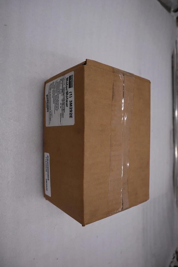 Used NEW DAYTON 3M292E TYPE PSC RPM 3000 1/8 HP 115V 60 Hz 1 PH STOCK H27