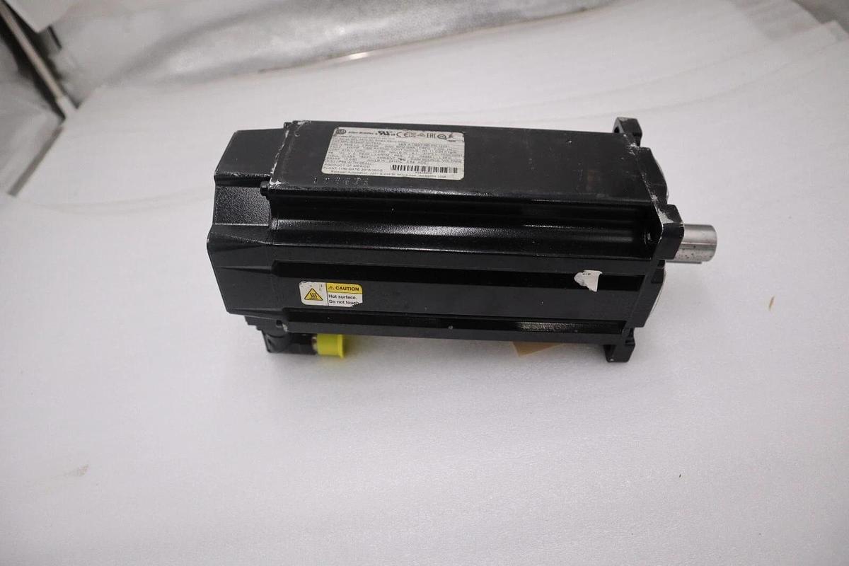 Used NEW ALLEN BRADLEY MPL-B4540F-MJ74AA SERVO MOTOR STOCK M-186