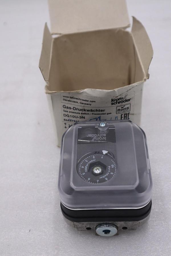 NEW KROM SCHRODER DG10U-3N 84447315 GAS PRESSURE SWITCH STOCK H641A