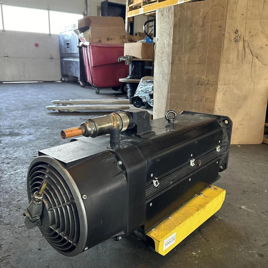 Used Rexroth R911309391 Servo Induction Motor MAD130D-0100-SA-S0-BQ1-35-N1 #HP129